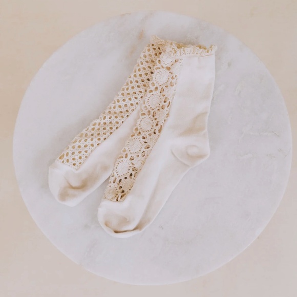 FREE PEOPLE NWT Rubies Crochet Lace Crew Socks Ivory Cotton One Size - Picture 4 of 8